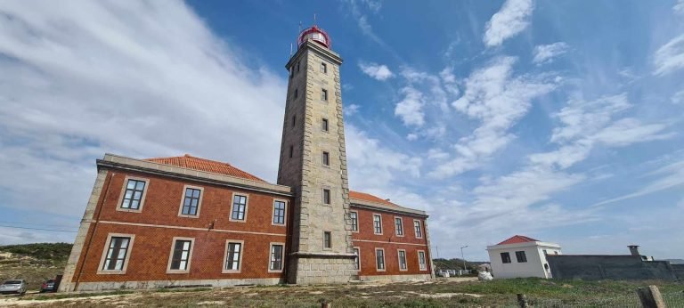 Farol Penedo da Sandade