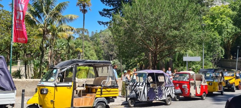 tuk-tuks