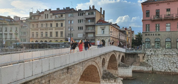 Latin bridge