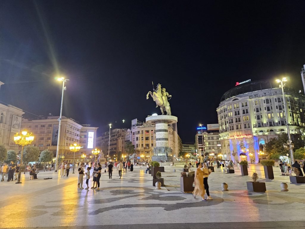 Pella square