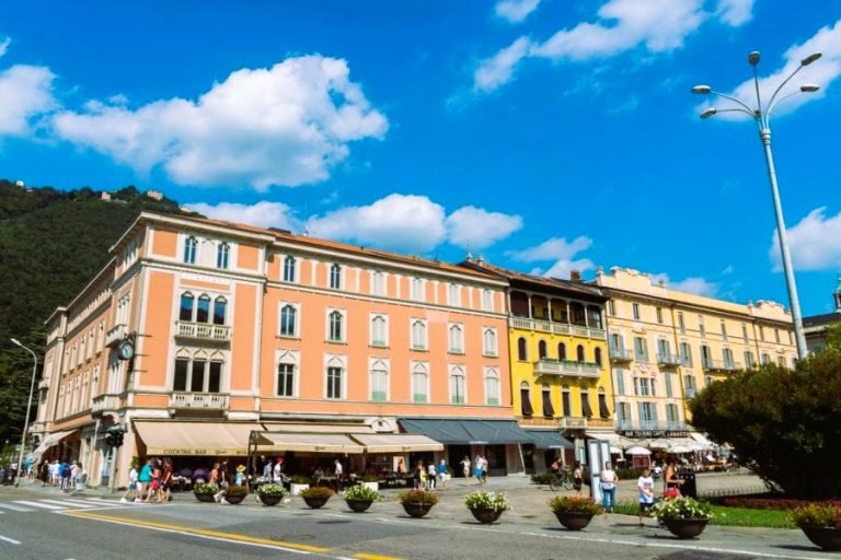 Piazza cavour
